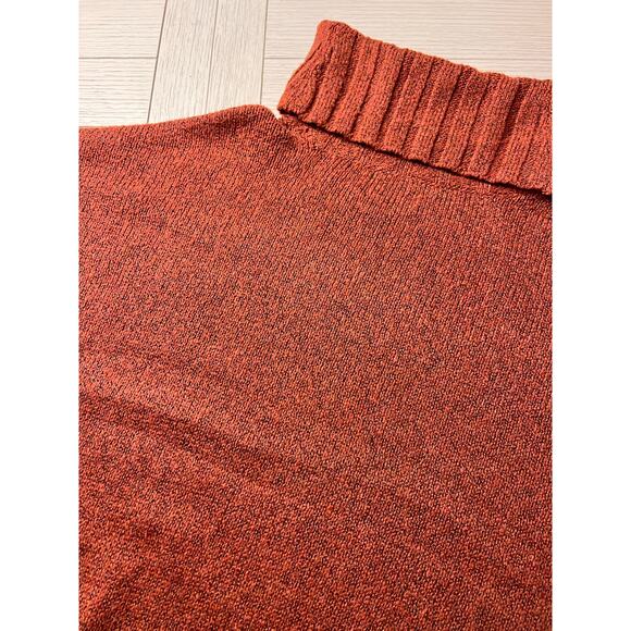 So ladies cropped boxy turtleneck poly sweater w/‎ flare sleeves. Rust, cream XL - Picture 8 of 9